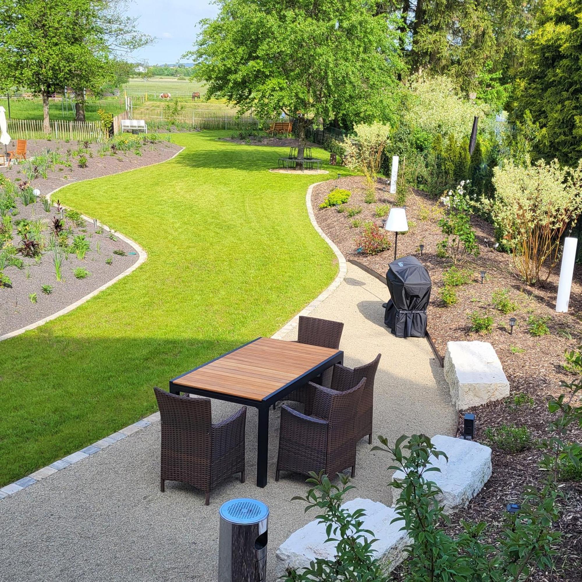 Komfort Ferienwohnungen Mit Wellness-Garten - Gaestehaus Am Bachlauf - Losheim Am See Camera foto