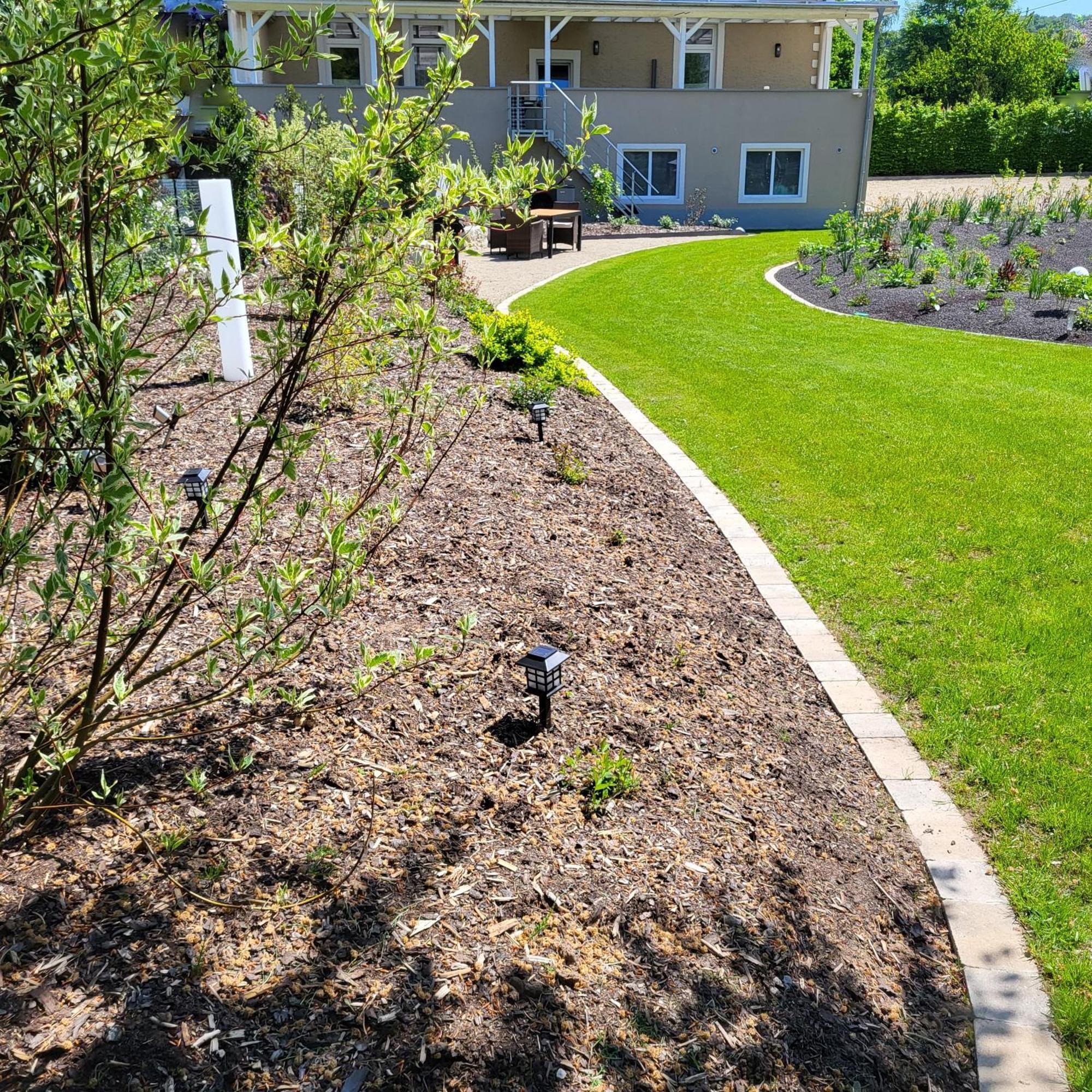 Komfort Ferienwohnungen Mit Wellness-Garten - Gaestehaus Am Bachlauf - Losheim Am See Esterno foto